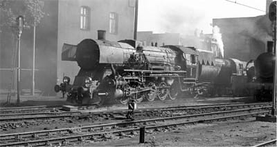 image of historical Pesa train