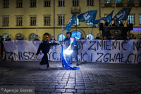 Nationalists burning a Jew effigy