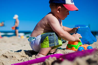 Beach-kids-play