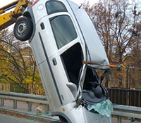 The car almost fell off the flyover